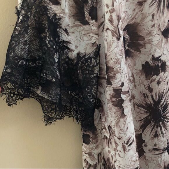 ASTR The Label Floral Lace Sleeve Shift Dress - Picture 4 of 8